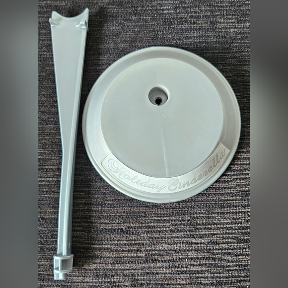 Barbie Stand - Picture 2 of 2